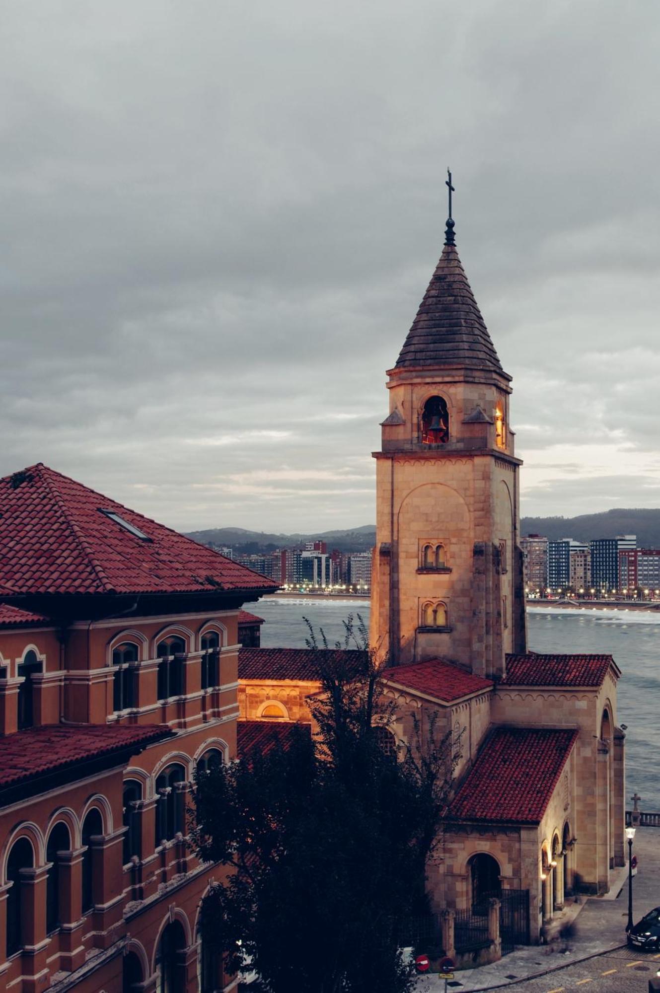 Apartamentos Bahia San Lorenzo Хіхон Екстер'єр фото