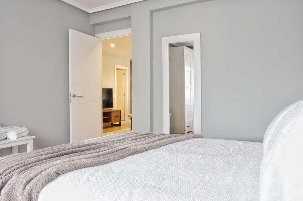 Apartamentos Bahia San Lorenzo Хіхон Екстер'єр фото